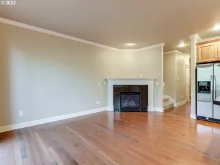 Photo #4: 22284424 Listing