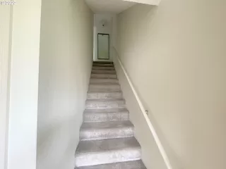 Photo #5: 22284515 Listing