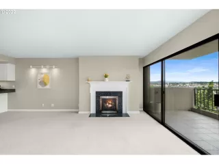 Photo #5: 22284638 Listing