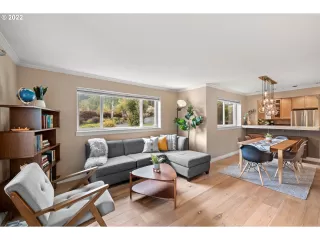 Photo #5: 22285335 Listing