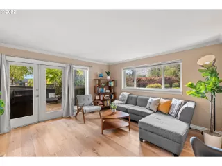 Photo #6: 22285335 Listing