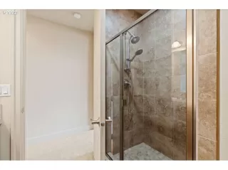 Photo #4: 22286175 Listing