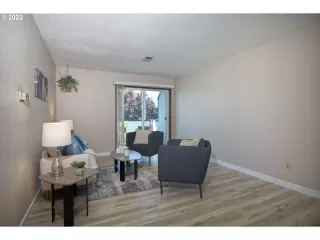 Photo #4: 22286208 Listing