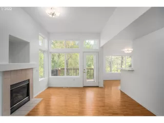 Photo #4: 22286251 Listing