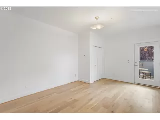 Photo #4: 22286313 Listing