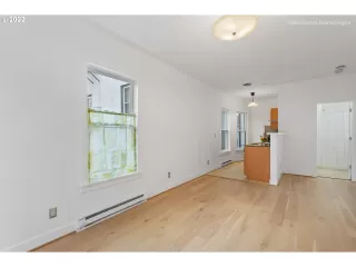 Photo #5: 22286313 Listing