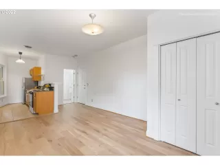 Photo #6: 22286313 Listing