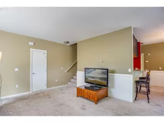 Photo #5: 22286348 Listing