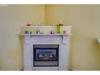 Photo #6: 22286348 Listing