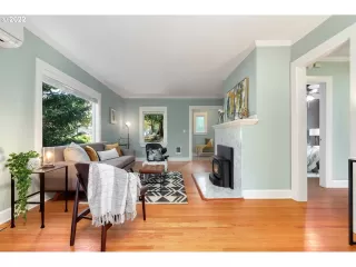 Photo #3: 22286518 Listing