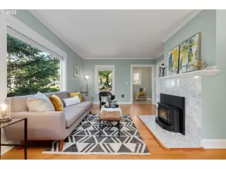 Photo #5: 22286518 Listing