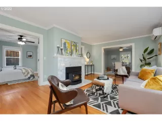 Photo #6: 22286518 Listing