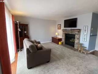 Photo #4: 22286701 Listing