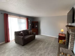 Photo #5: 22286701 Listing