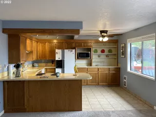 Photo #6: 22286701 Listing