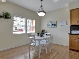 Photo #6: 22286958 Listing