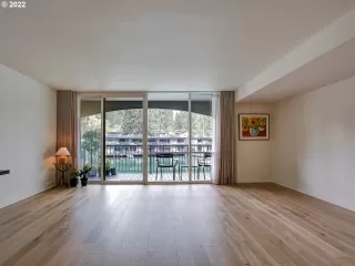 Photo #6: 22286988 Listing