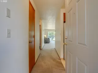 Photo #4: 22288430 Listing 