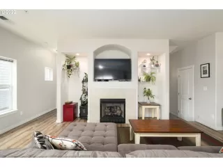 Photo #3: 22290367 Listing