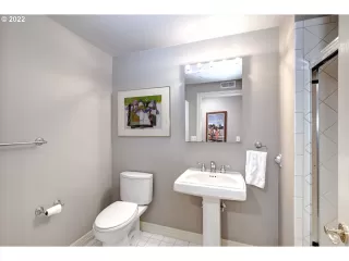 Photo #5: 22291407 Listing