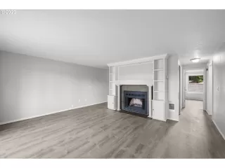 Photo #4: 22291911 Listing