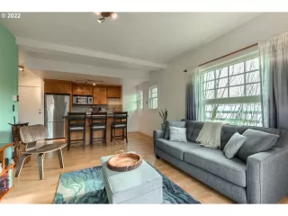 Photo #4: 22291920 Listing