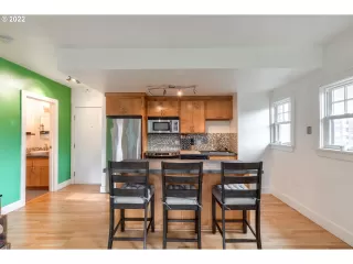 Photo #5: 22291920 Listing