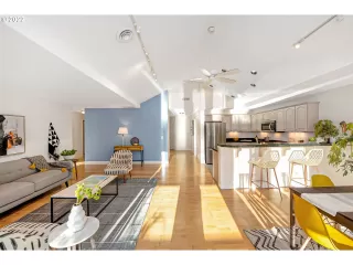 Photo #3: 22292016 Listing