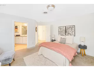 Photo #6: 22292016 Listing