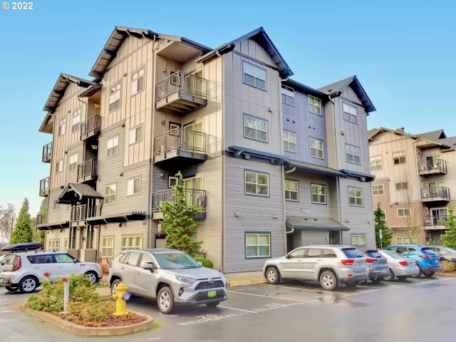 MLS: 22292338 Condo For Sale