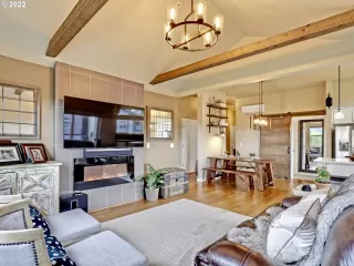 Photo #4: 22292338 Listing