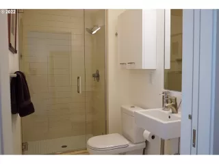 Photo #2: 22295301 Listing