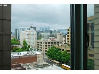 Photo #4: 22295301 Listing