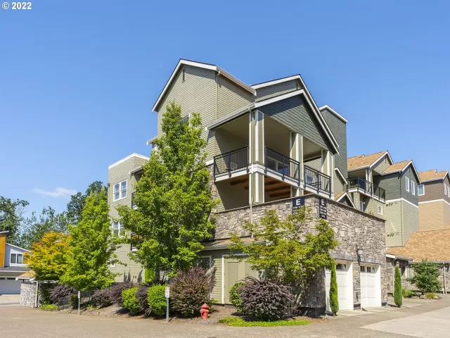 MLS: 22296991 Condo For Sale