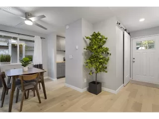 Photo #4: 22297891 Listing