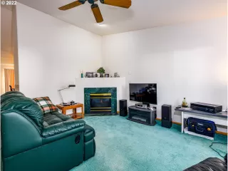 Photo #3: 22298190 Listing