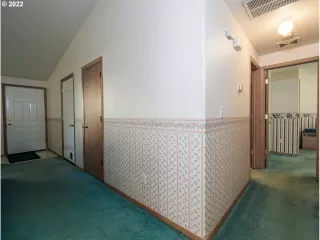 Photo #5: 22298190 Listing