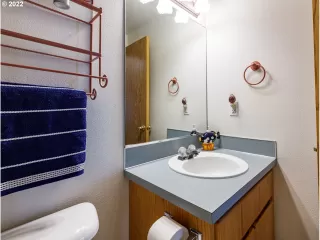 Photo #6: 22298190 Listing