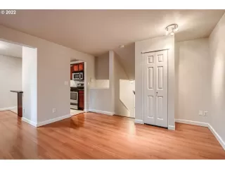 Photo #5: 22299109 Listing 