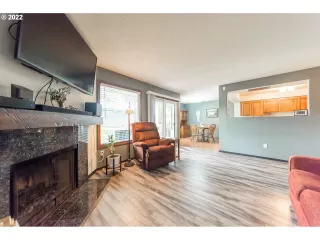 Photo #4: 22299222 Listing