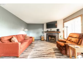 Photo #6: 22299222 Listing