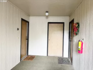 Photo #3: 22299535 Listing