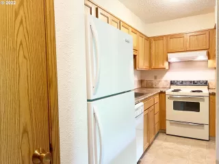 Photo #4: 22299535 Listing