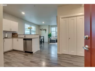 Photo #3: 22299894 Listing