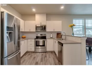 Photo #4: 22299894 Listing