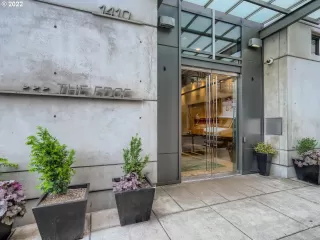 Photo #5: 22300067 Listing 