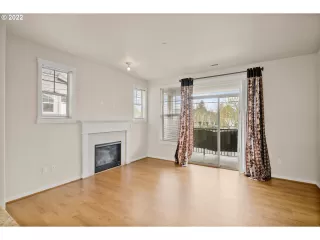 Photo #4: 22300390 Listing 