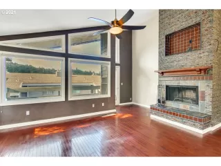 Photo #5: 22300665 Listing 