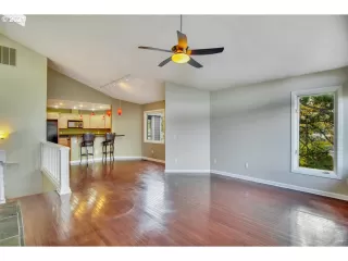 Photo #6: 22300665 Listing 