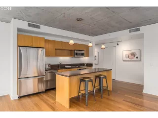 Photo #4: 22301874 Listing